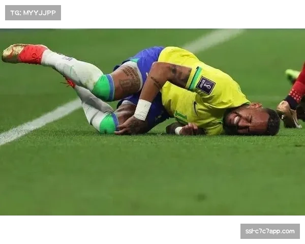 伯恩茅斯中场泰勒・亚当斯伤缺,客场战力再受打击